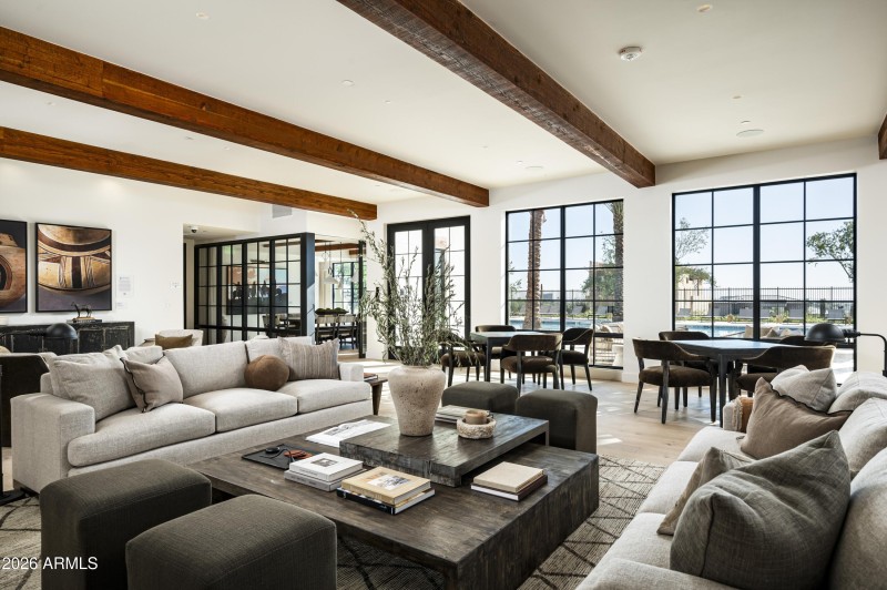 048_Phoenician Clubhouse