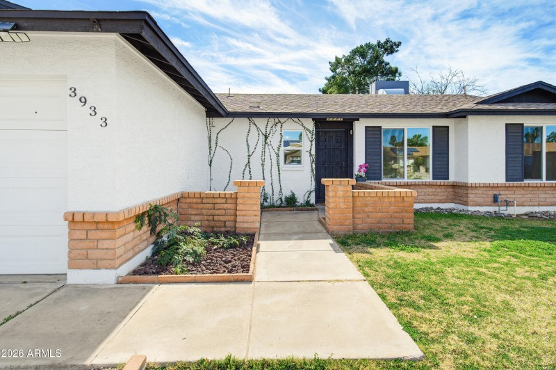 3933 W Pershing Ave-39