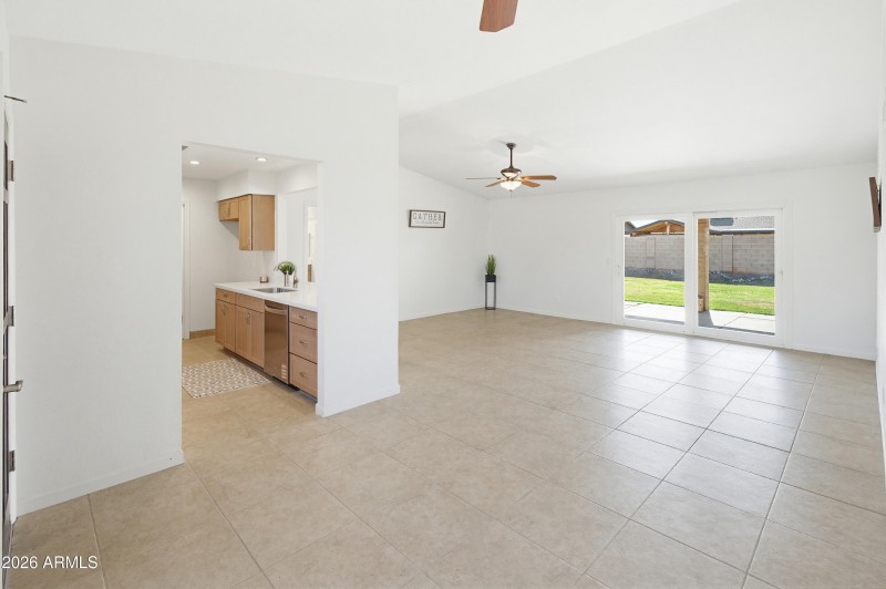 3933 W Pershing Ave-8