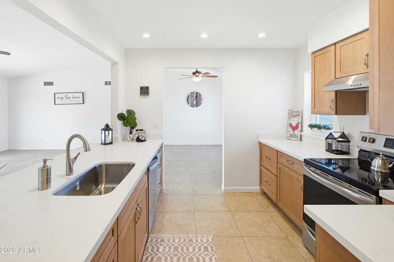 3933 W Pershing Ave-9