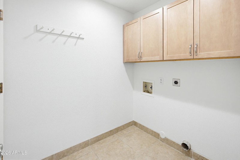 3933 W Pershing Ave-13