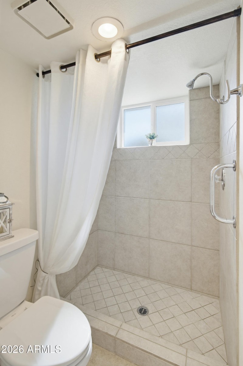 3933 W Pershing Ave-20