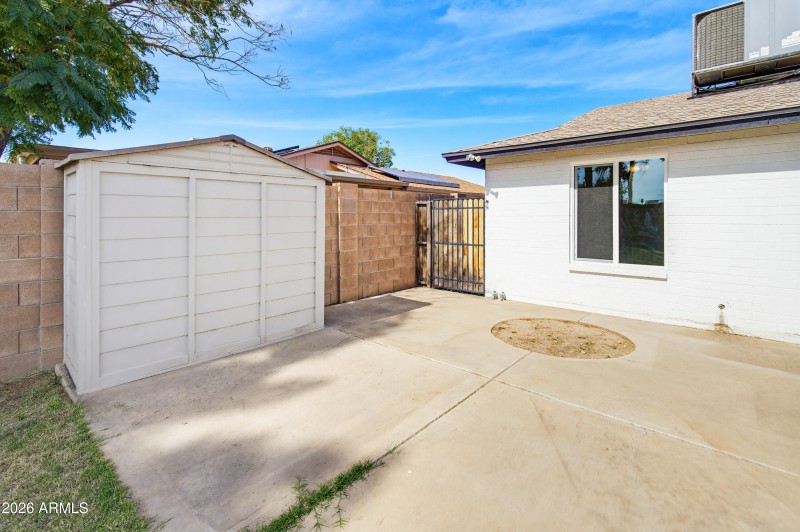 3933 W Pershing Ave-35