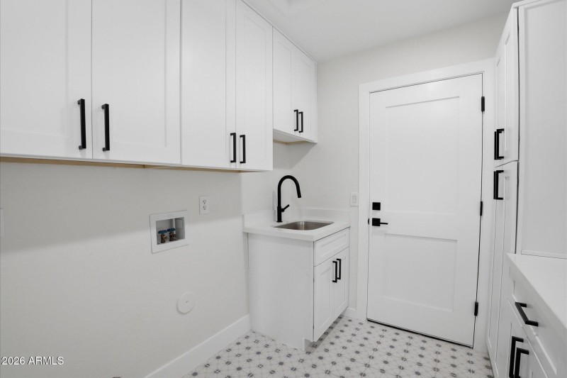 Utility Room, With Sink and Storage