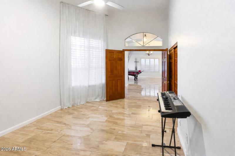 Bedroom 4 decluttered