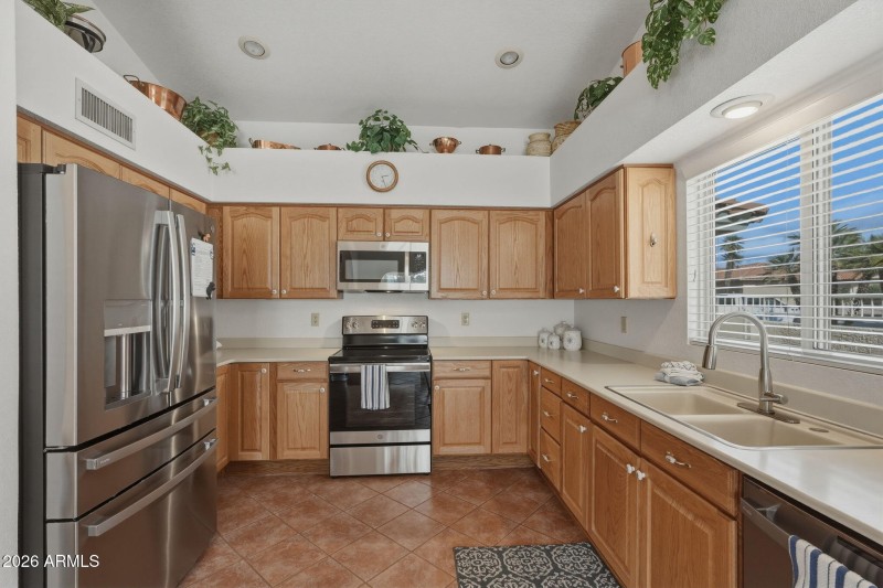 2118 LW - Kitchen1