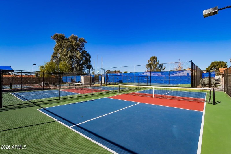 2118 LW - Pickleball courts