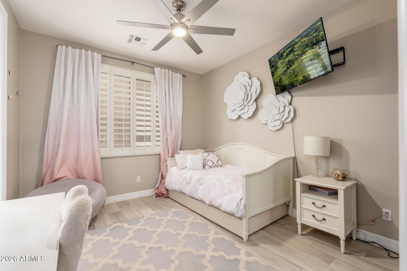 4107 E Pullman Rd - 24