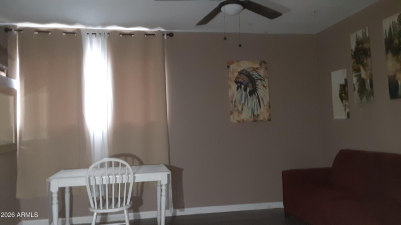 22-sleeping-quarters-sitting-area