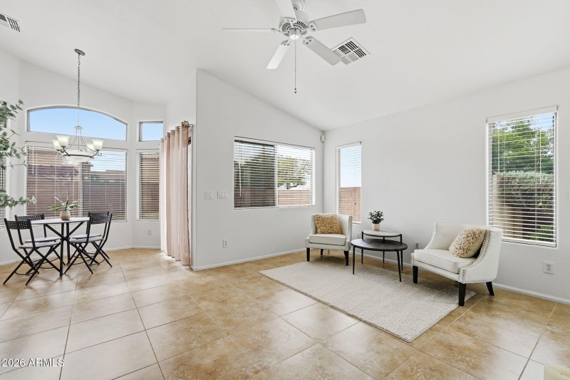 Family Room - Dining