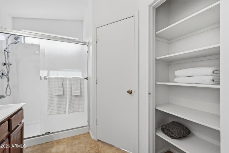 Primary Bathroom/Linen Closet