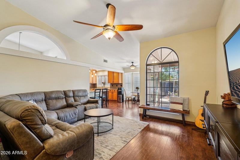 8-web-or-mls-N 83rd Dr-S1802-008