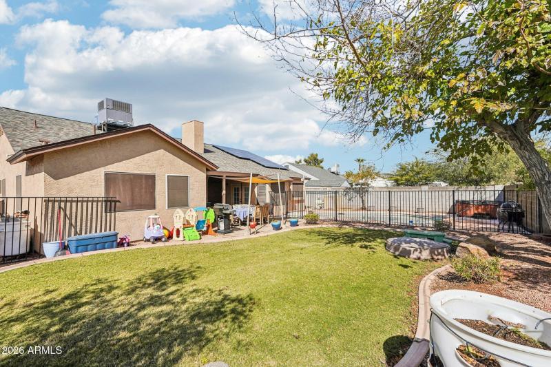 36-web-or-mls-N 83rd Dr-S1802-036