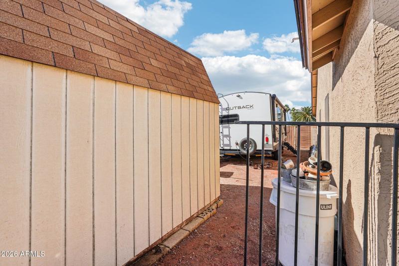 37-web-or-mls-N 83rd Dr-S1802-037