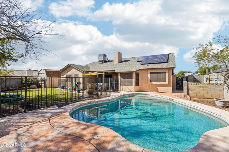 40-web-or-mls-N 83rd Dr-S1802-040