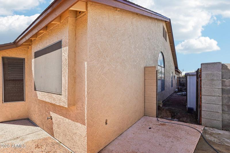 41-web-or-mls-N 83rd Dr-S1802-041