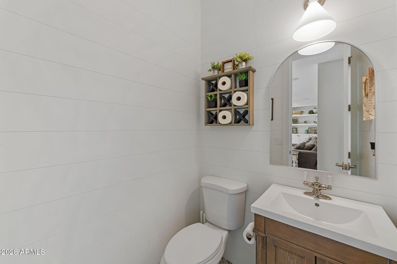 9-web-or-mls-4346-e-palo-verde-st