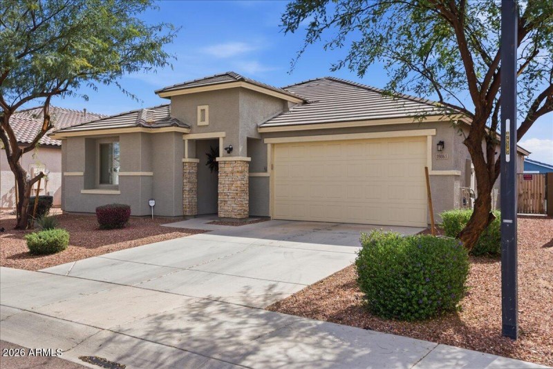 02-19861 W Buchanan_RedHogMedia