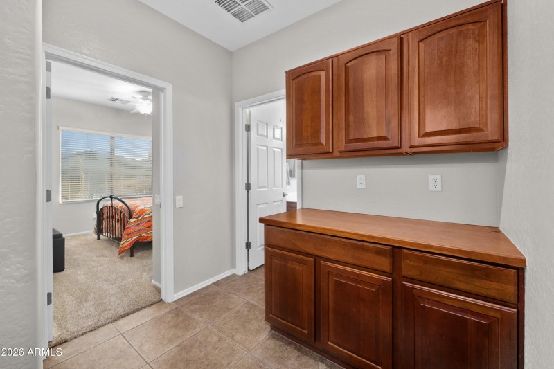 37-10056-E-Prospector-37