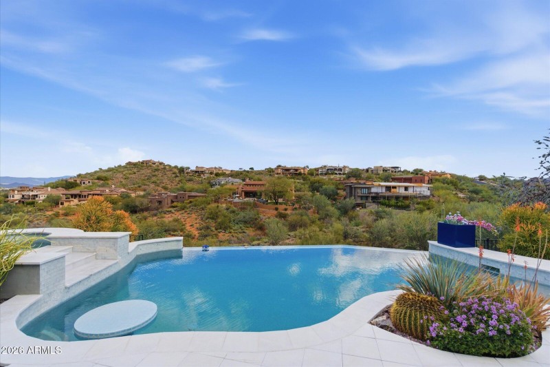 Serene Desert Setting