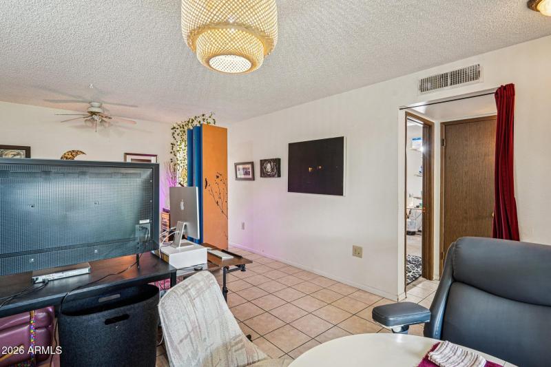 15-web-or-mls-W Wheatridge Dr-S1802-015