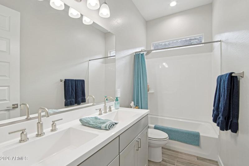 18-web-or-mls-N 59th St-S1802-016