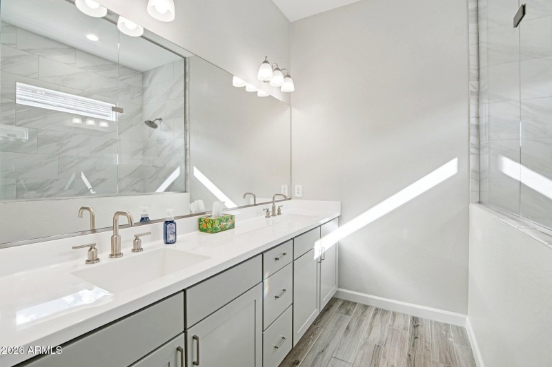 20-web-or-mls-N 59th St-S1802-018