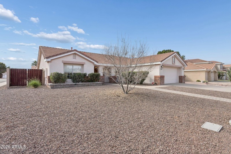 2-web-or-mls-901-w-juanita-ave