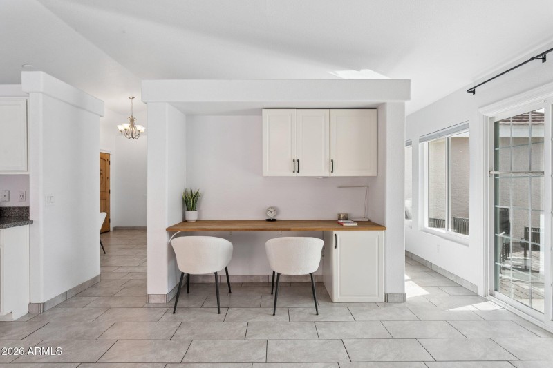 11-web-or-mls-901-w-juanita-ave