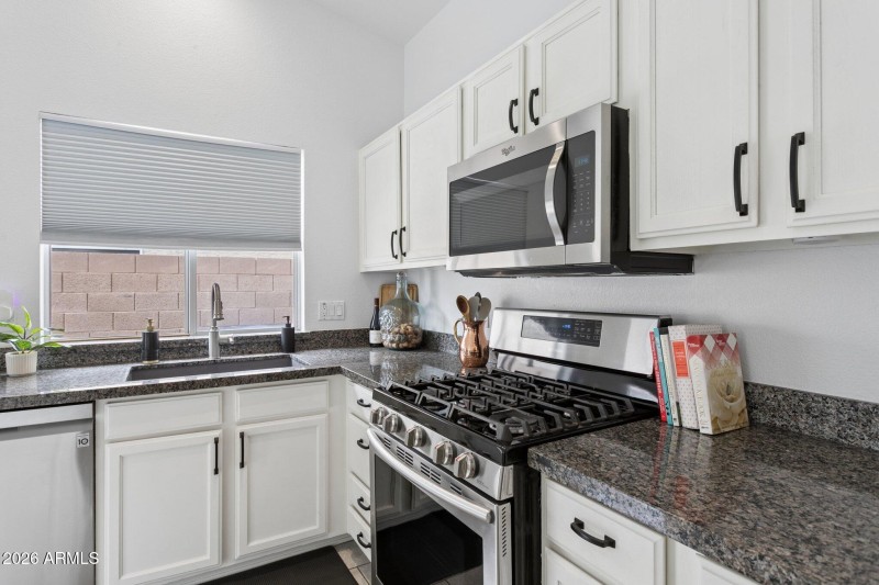 15-web-or-mls-901-w-juanita-ave