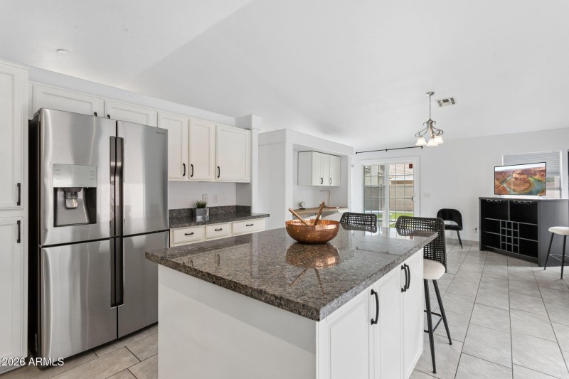 16-web-or-mls-901-w-juanita-ave