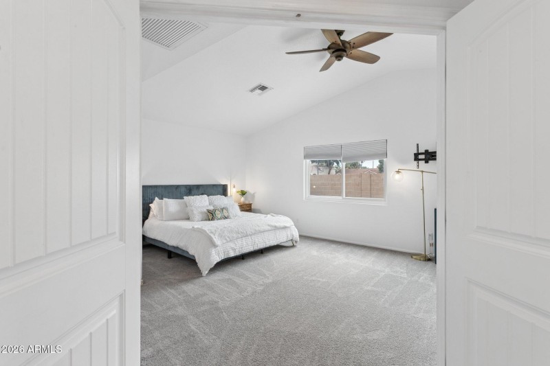 20-web-or-mls-901-w-juanita-ave