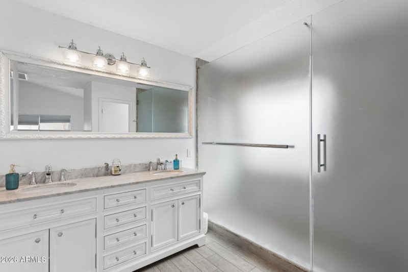 26-web-or-mls-901-w-juanita-ave