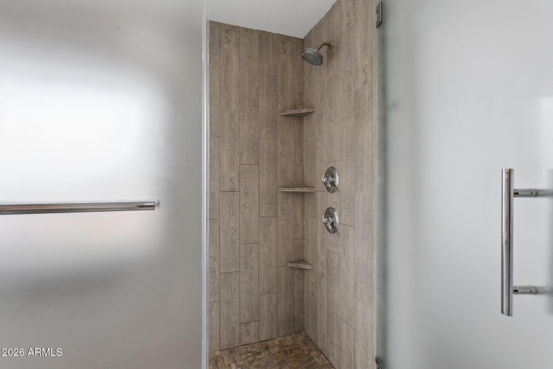 28-web-or-mls-901-w-juanita-ave