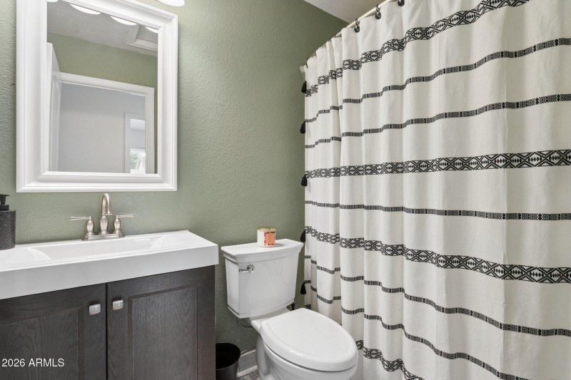 32-web-or-mls-901-w-juanita-ave