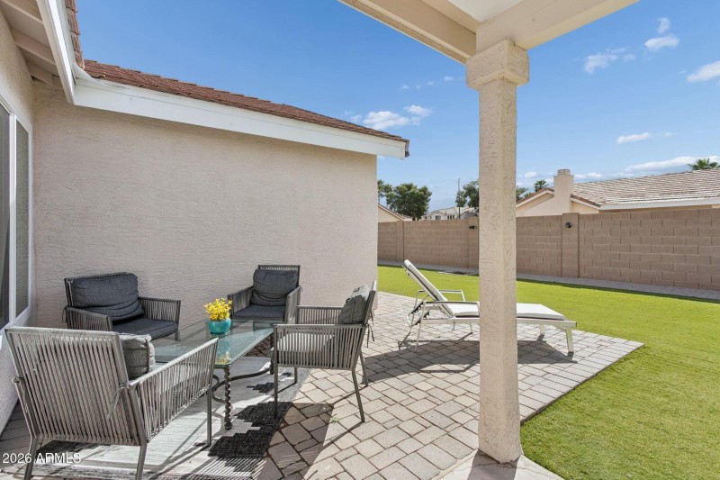 37-web-or-mls-901-w-juanita-ave