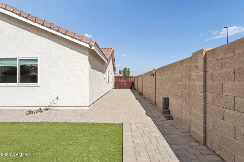 43-web-or-mls-901-w-juanita-ave