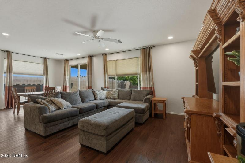 Light & Bright floorplan