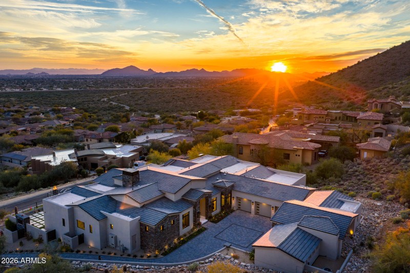 MLS - 11520 E Dreyfus Ave - Scottsdale,