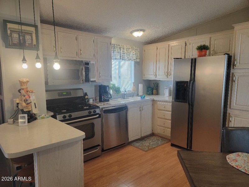 3614 kitchen with stainless