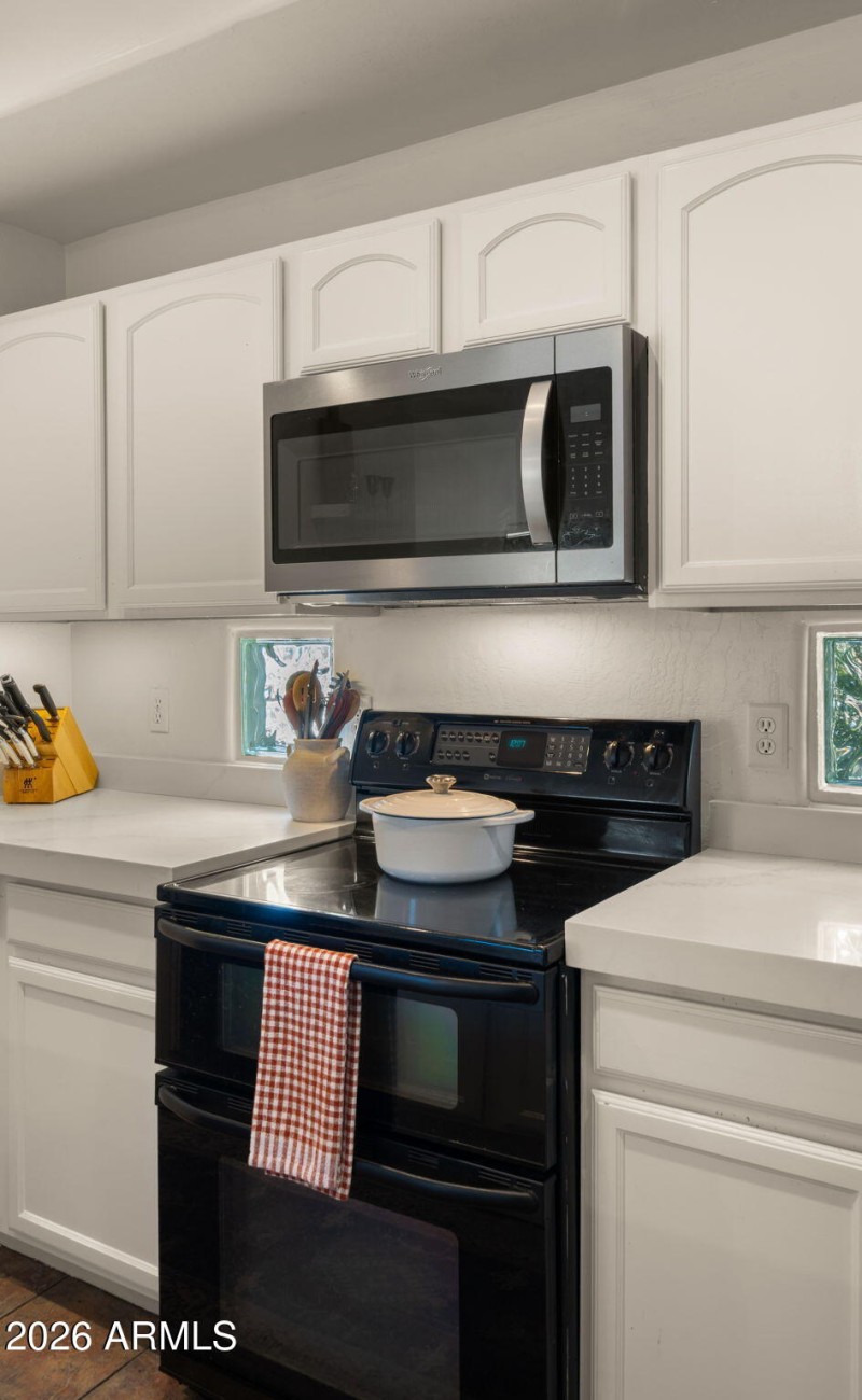 Kitchen - Range & Cabinets