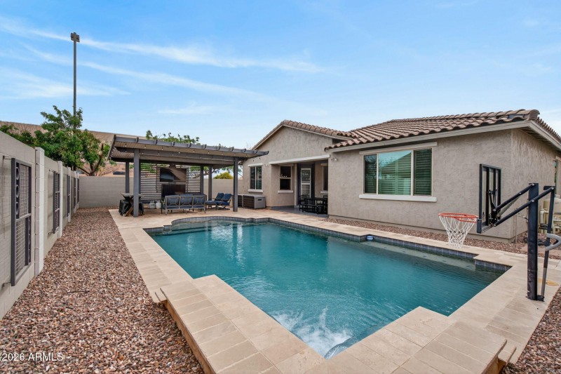 41-web-or-mls-Untitled-41