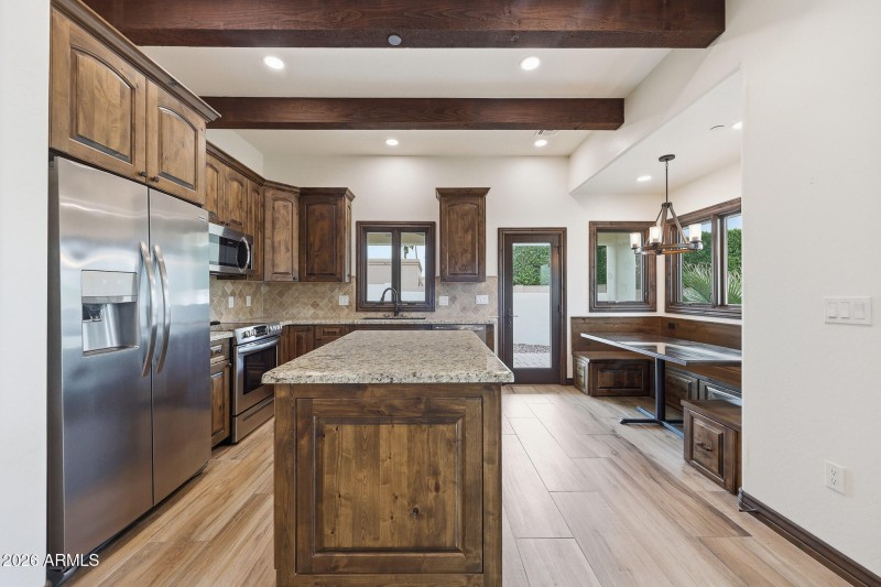 Casita, kitchen and eat in dining area
