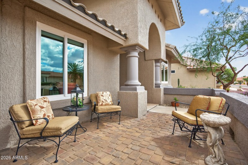 Front Paver Patio towards Entry