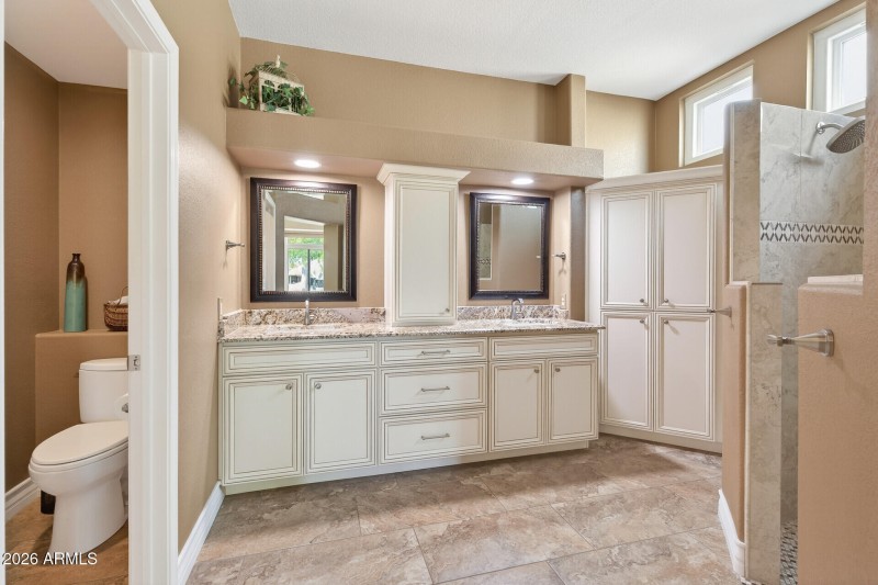 Dual Sink Primary Bath with Newer Cabs