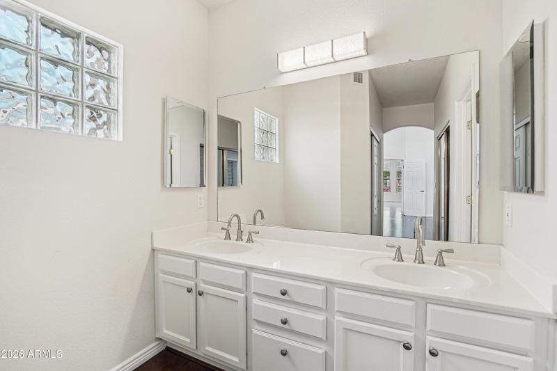 18-print-W Port Royale Ln-S1702-018