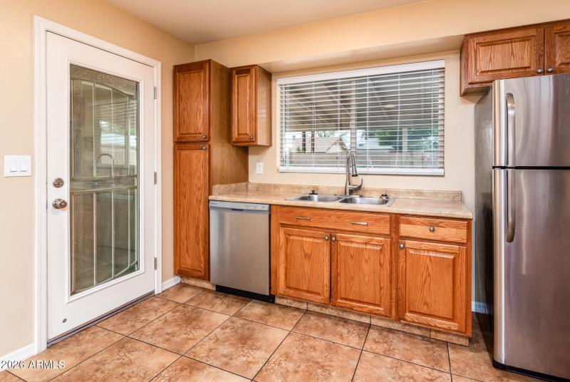 245 E 9th Av-5899-Edit