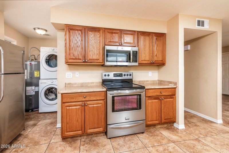 245 E 9th Av-5935-Edit