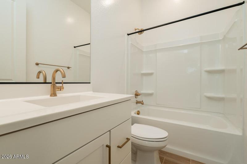 Tri Pointe Waterston Central 415 - Bathr