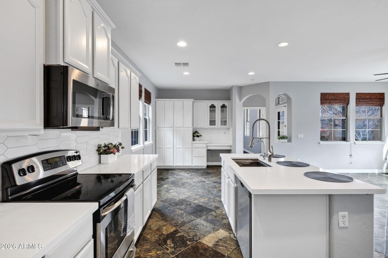 20982 W Edith Way-10